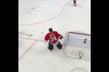 Petr Mrázek shows football skill vs Sharks #shorts #czech #nhl #hockey