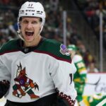 Nick Bjugstad GETS A HAT TRICK!