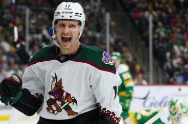 Nick Bjugstad GETS A HAT TRICK!