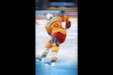 SCL Tigers - Mäenalanen went dancing to the net 🕺  #nationalleague #icehockey #shorts