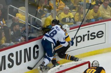 Palat assessed minor for hit from behind on Dumoulin