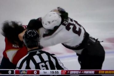 NHL hockey fight - Ryan Lomberg(Panthers) vs. Jack McBain(Coyotes)