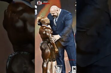 BODYBUILDER VS STRONGMAN 😱 #viral #shorts