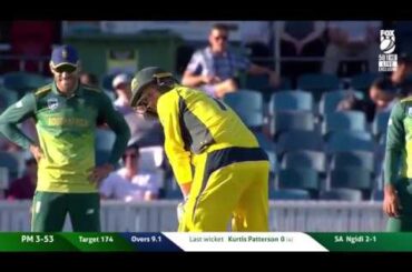 George Bailey's batting stance has Faf du Plessis laughing