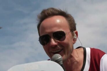 Svinības pie Brīvības pieminekļa ar Prāta vētru | Hokejs