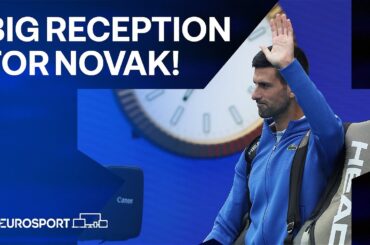 Big reception for Novak Djokovic & Tomás Martín Etcheverry as they walk onto court 👏🇦🇺