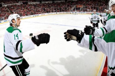 Jamie Benn scores gem on Jimmy Howard