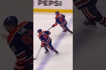 Connor. McDavid. 😵‍💫