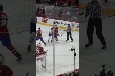 Mise au jeu de Riley Kidney contre Jan Mysak