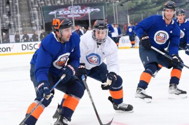 Islanders Stadium Series practice