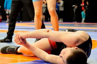 Ouch! Dislocated elbow! U17 J. Kowalski (POL) vs B. Schmidt (USA). Freestyle 80kg youth wrestling.