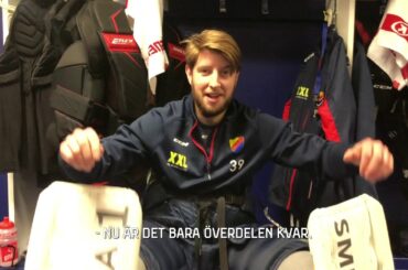 Adam Reideborn tar på sig utrustningen