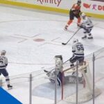 Lightning’s Louis Domingue Uses Windmill Kick Save To Stun Flyers