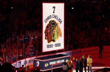 Chris Chelios' #7 goes into the rafters in Chicago!