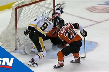 Carter Hart Flashes Blocker To Rob Evan Rodrigues On The Doorstep