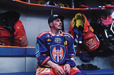 Kristian Kuusela laittaa hokkarit naulaan viimeistä kertaa.👏🏻