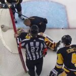 Gotta see It: Matt Murray Gets Injured After Receiving Hit | Penguins vs. Flyers |