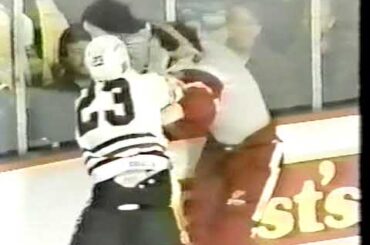 Bob Probert vs Stu Grimson (Chicago Feed) - Feb 14, 1993