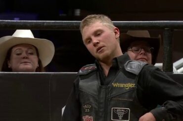 Jackson Scott bucks off Minion Stuart (PBR)