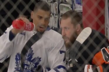 Ryan Reaves and Nicolas Deslauriers agree to fight before the game starts