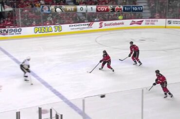 Crosby flips hockey stick up to Hornqvist | Penguins @ Flames