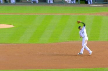 STL@COL: Arenado uses quick reflexes to rob Molina