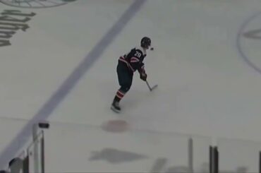 Andrew Peeke clean check on Hendrix Lapierre