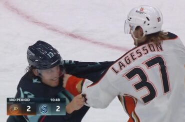 Brandon Tanev Drops The Gloves With William Lagesson