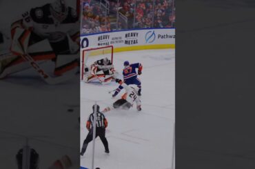 Connor McDavid’s Amazing Solo Effort Leads to Goal vs Anaheim Ducks🤯 #edmontonoilers