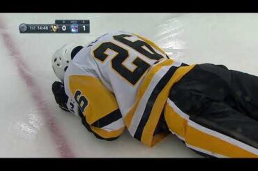 Jeff Petry leaves game after elbow