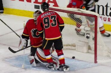 Thompson scores a minute after Johnson takes over Flames net