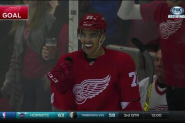 Andreas Athanasiou's First NHL Goal - 11/10/15