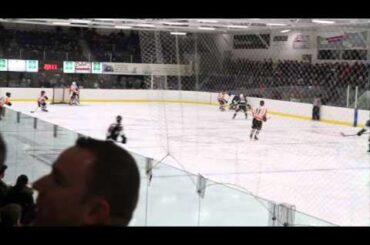 Plaquée illégale impuni de Charles-Hubert Gill sur Simon Gaudet (Condor)