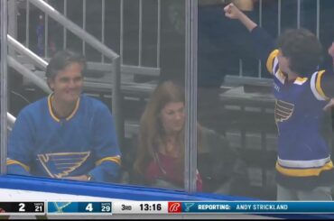 Alexei Toropchenko assists on Rosen's goal vs Coyotes 11 feb 2023