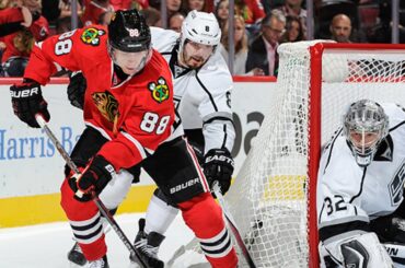 Kane sets up Teravainen with unreal blind pass