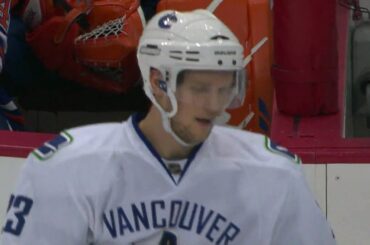Canucks Vs Oilers - Alex Edler 6-3 Goal - 11.28.09 - HD