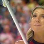 Coyotes Salute Their Emotional Crowd After Final Buzzer In Arizona