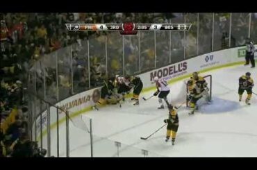 Claude Giroux eats the puck