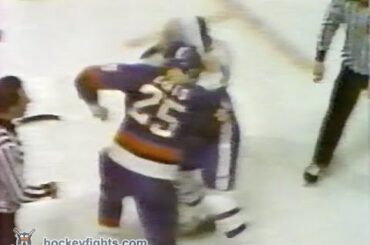 Dave Lewis vs Tiger Williams Apr 23, 1978