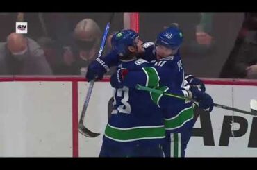 Vasili Podkolzin assists on Pettersson's goal vs Islanders (9 feb 2022)