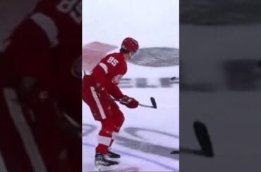 Soderblom passes to himself in mid-air.