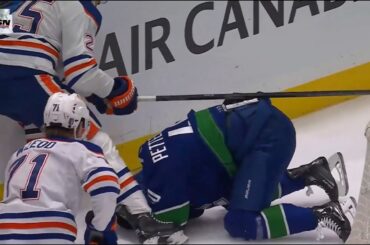 Darnell Nurse with a dangerous hit on Elias Pettersson, no call on the play / 10.05.2024