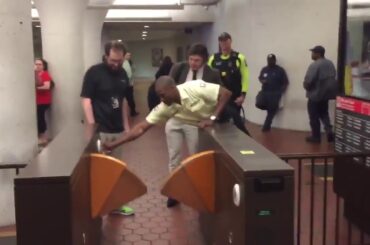 TJ Oshie rides Metro to Stanley Cup Final game, but was short on exit fare