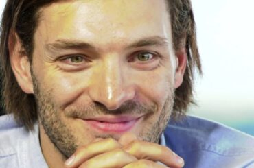 Pariisista kiekkotähdeksi: Charles Bertrand