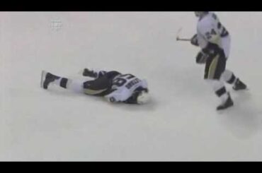 Max Pacioretty's Hit On Kris Letang (November 26 2011)