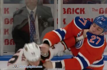 Jared Boll vs Milan Lucic Dec 3, 2016