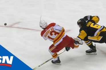 Johnny Gaudreau Rips Perfectly Placed Shot Past Casey DeSmith