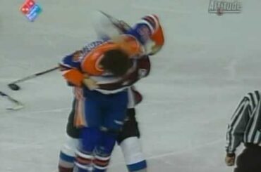 Ian Laperriere vs Zack Stortini Oct 12, 2008 - Altitude feed