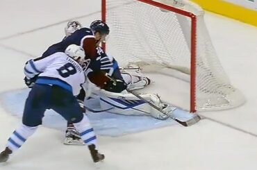 Soderberg dangles around Hutchinson for a pretty goal