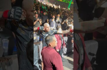 🏹🤯 ALEX PEREIRA’S INSANE UFC 300 WALK OUT